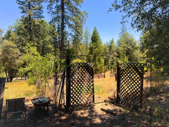 6425 Quartz Mine Rd, Mountain Ranch, CA 95246