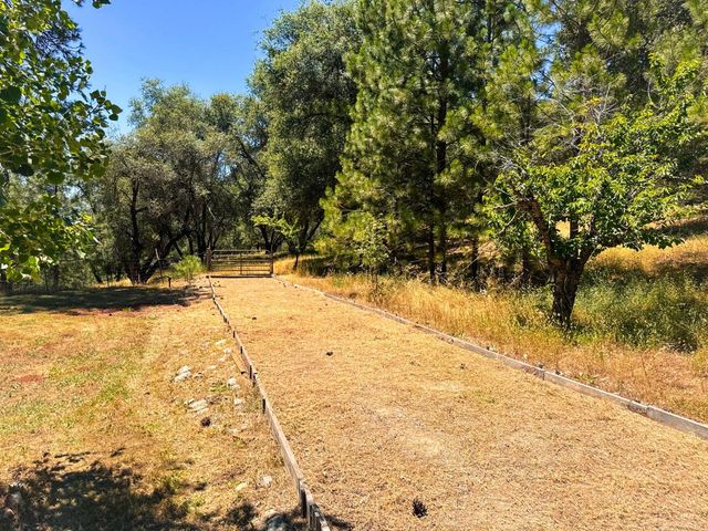 6425 Quartz Mine Rd, Mountain Ranch, CA 95246