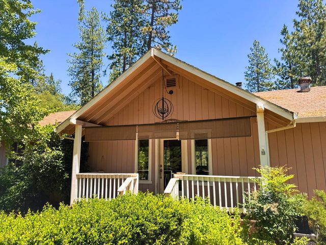 6425 Quartz Mine Rd, Mountain Ranch, CA 95246