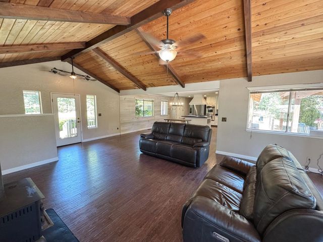 6425 Quartz Mine Rd, Mountain Ranch, CA 95246