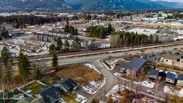 55 Carnelian Ave, Ponderay, ID 83852