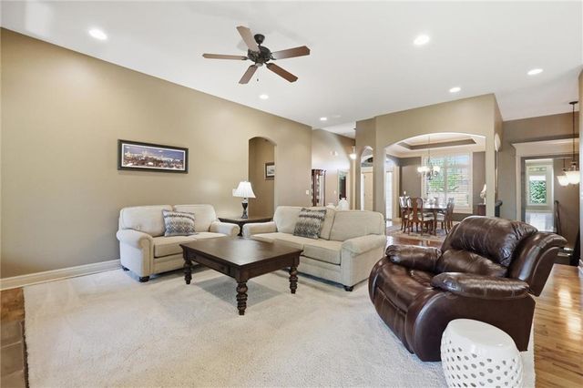24087 W 121st Terrace, Olathe, KS 66062
