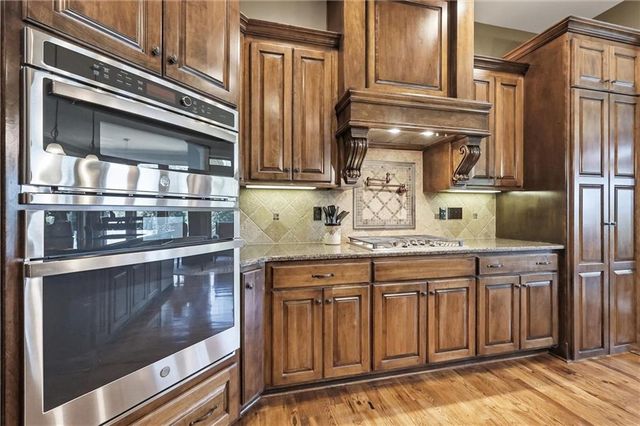 24087 W 121st Terrace, Olathe, KS 66062
