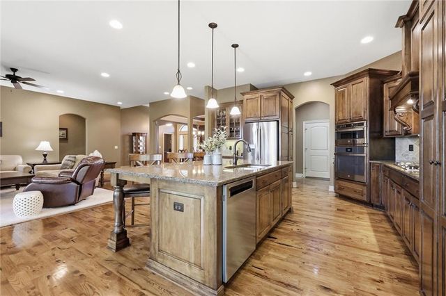 24087 W 121st Terrace, Olathe, KS 66062