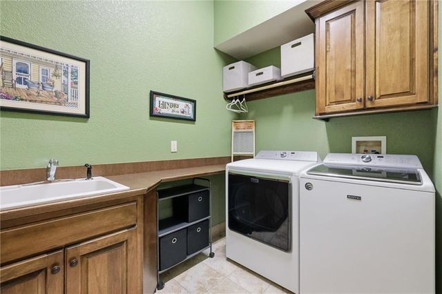 24087 W 121st Terrace, Olathe, KS 66062