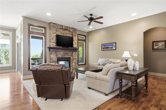 24087 W 121st Terrace, Olathe, KS 66062