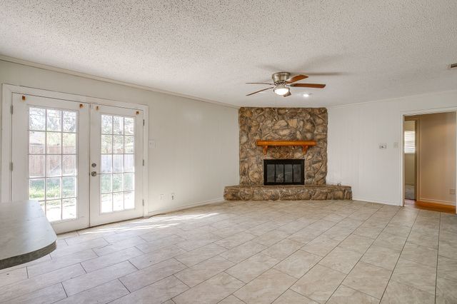 8830 Lapanto Lane, Dallas, TX 75227