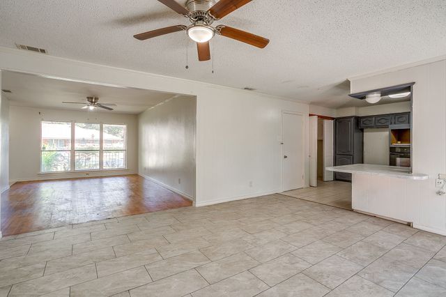 8830 Lapanto Lane, Dallas, TX 75227