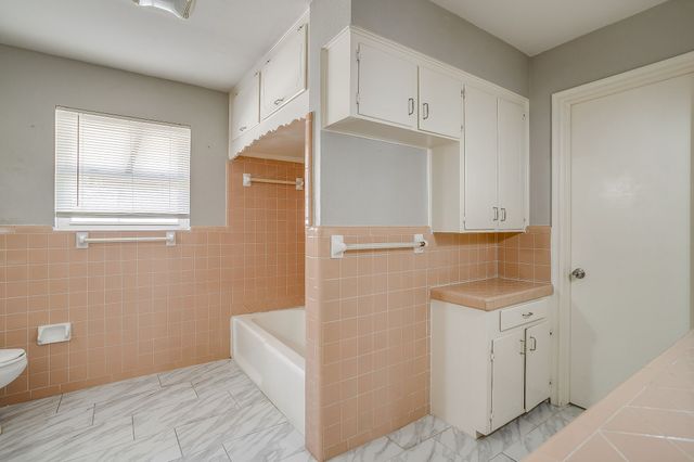 8830 Lapanto Lane, Dallas, TX 75227