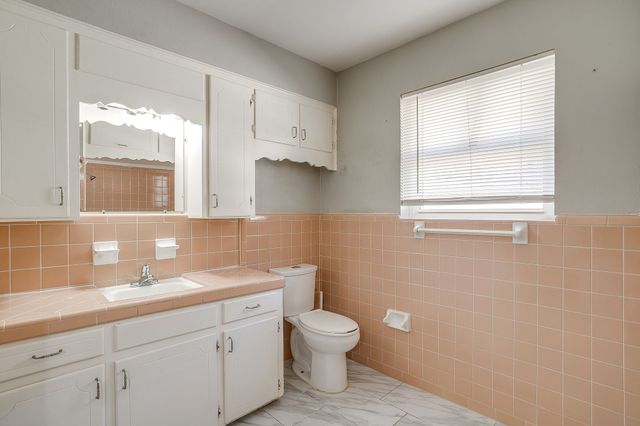 8830 Lapanto Lane, Dallas, TX 75227