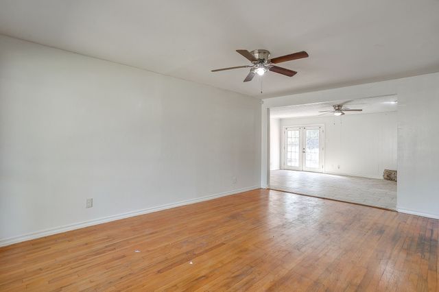 8830 Lapanto Lane, Dallas, TX 75227