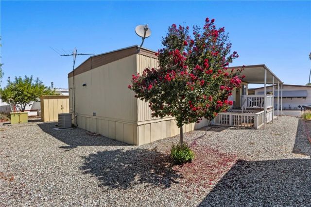 9391 California Ave 122, Riverside, CA 92503