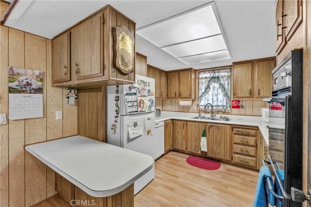 9391 California Ave 122, Riverside, CA 92503