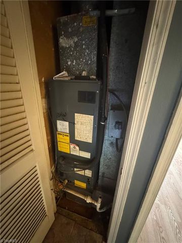 1303 W Meadowview Road G, Greensboro, NC 27403