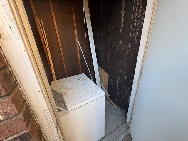 1303 W Meadowview Road G, Greensboro, NC 27403