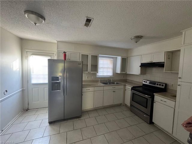 1303 W Meadowview Road G, Greensboro, NC 27403