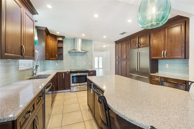 1333 SW 16th St, Miami, FL 33145