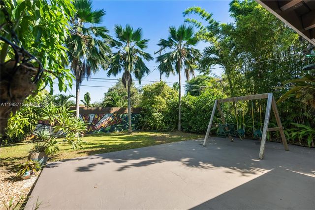 1333 SW 16th St, Miami, FL 33145