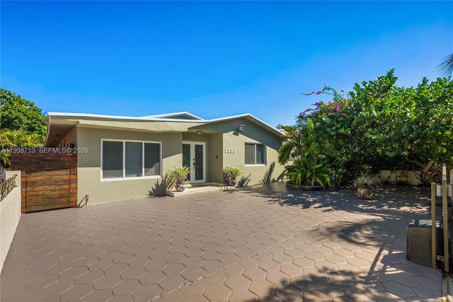 1333 SW 16th St, Miami, FL 33145