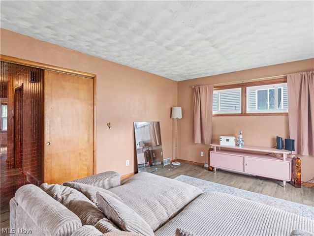 488 Massillon Road, Akron, OH 44306
