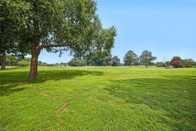 825 Whispering Woods CT, Virginia Beach, VA 23456