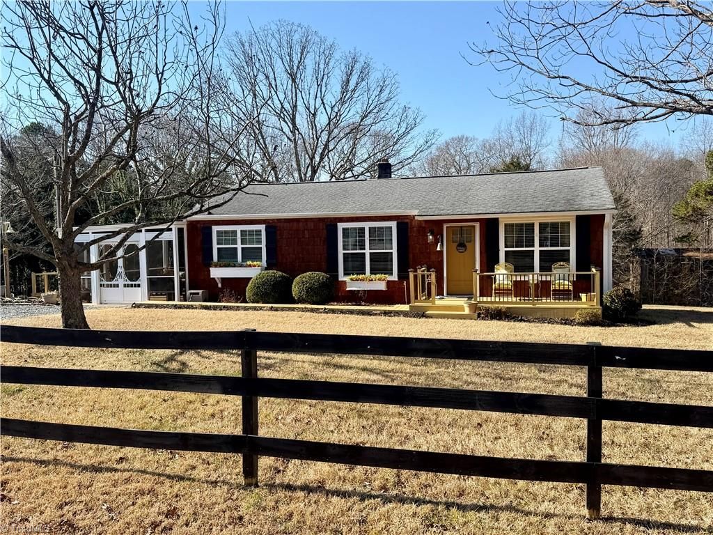 1126 Briggstown Road, Lexington, NC 27292