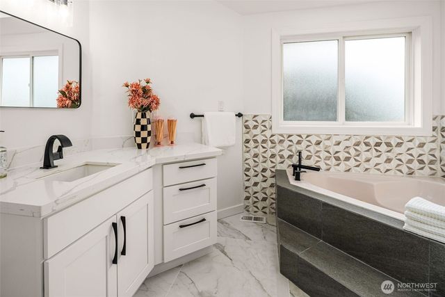 1545 3rd ST, Kirkland, WA 98033