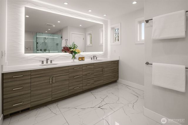 1545 3rd ST, Kirkland, WA 98033