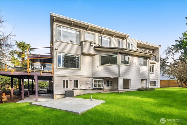 1545 3rd ST, Kirkland, WA 98033