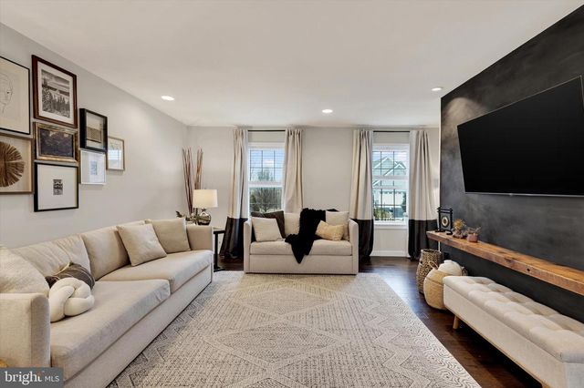 226 LOGHES DR, Manheim, PA 17545