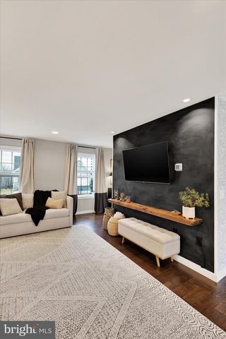 226 LOGHES DR, Manheim, PA 17545