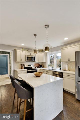 226 LOGHES DR, Manheim, PA 17545