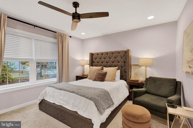 226 LOGHES DR, Manheim, PA 17545