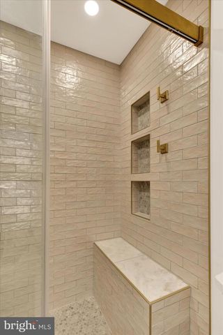 226 LOGHES DR, Manheim, PA 17545