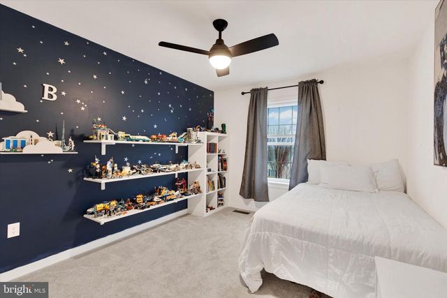 226 LOGHES DR, Manheim, PA 17545