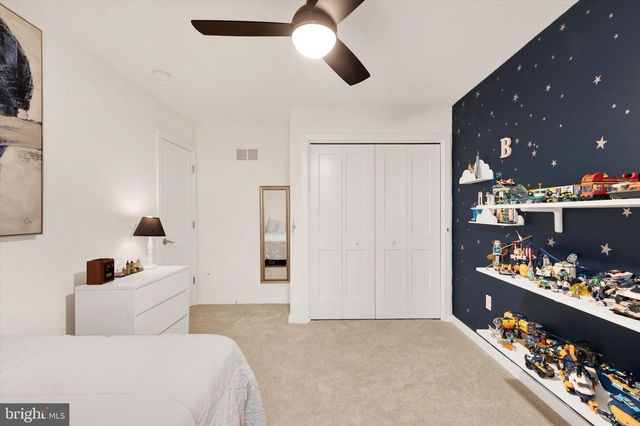 226 LOGHES DR, Manheim, PA 17545