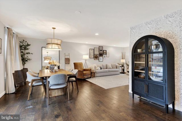 226 LOGHES DR, Manheim, PA 17545