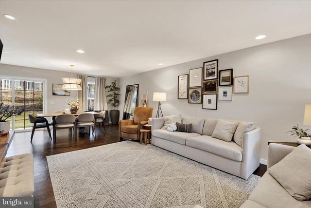 226 LOGHES DR, Manheim, PA 17545