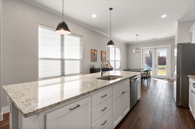 209 W Dallas Street, Mansfield, TX 76063