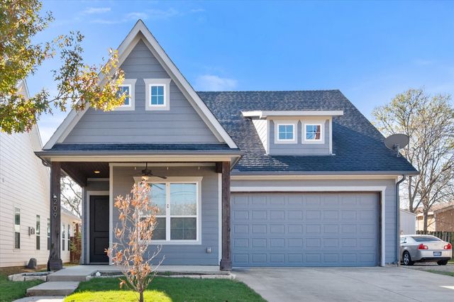 209 W Dallas Street, Mansfield, TX 76063