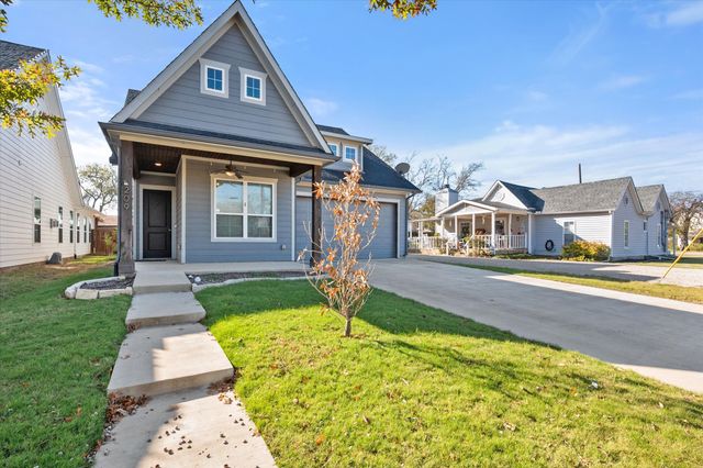 209 W Dallas Street, Mansfield, TX 76063