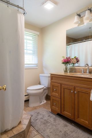 40 Idora Ave, Haverhill, MA 01832