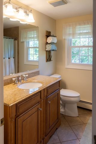 40 Idora Ave, Haverhill, MA 01832