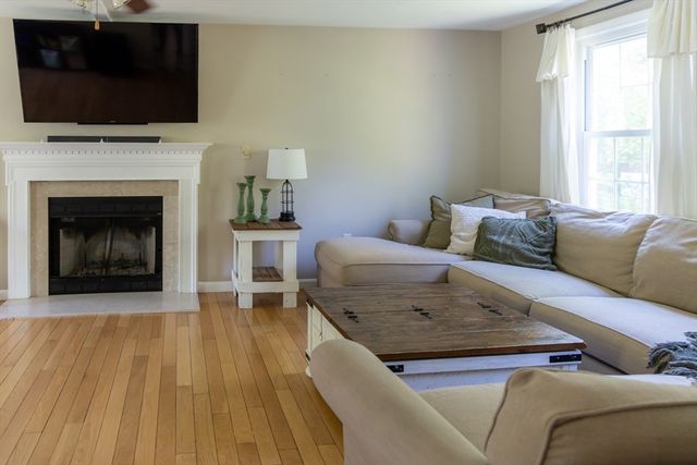 40 Idora Ave, Haverhill, MA 01832