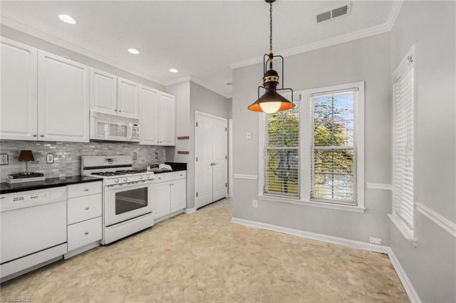 119 Riverwalk Lane, Jamestown, NC 27282