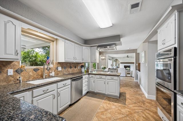 10730 Cedar Creek Drive, Houston, TX 77042