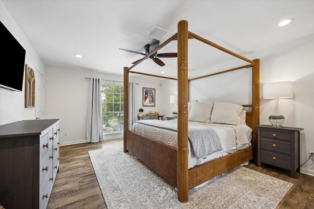 10730 Cedar Creek Drive, Houston, TX 77042