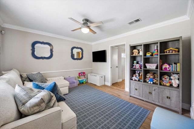10730 Cedar Creek Drive, Houston, TX 77042