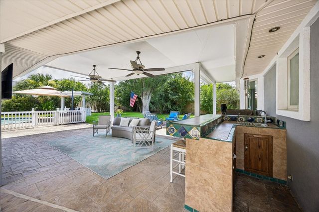 10730 Cedar Creek Drive, Houston, TX 77042