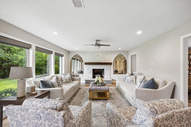 10730 Cedar Creek Drive, Houston, TX 77042